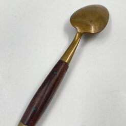Žalvariniai arbatiniai šaukšteliai medinėmis rankenomis 4 vnt. komplektas 3×13,5×1,5 cm