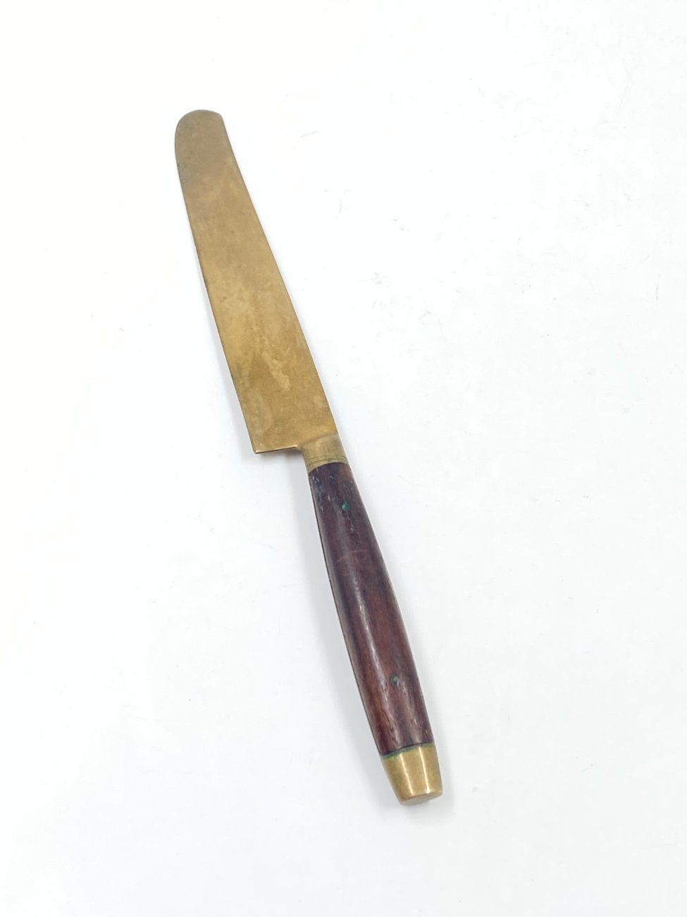 HN0582-stalo-irankiai-1 Žalvarinis peilis medine rankena, skirtas sviestui 20,5×1,5×2 cm