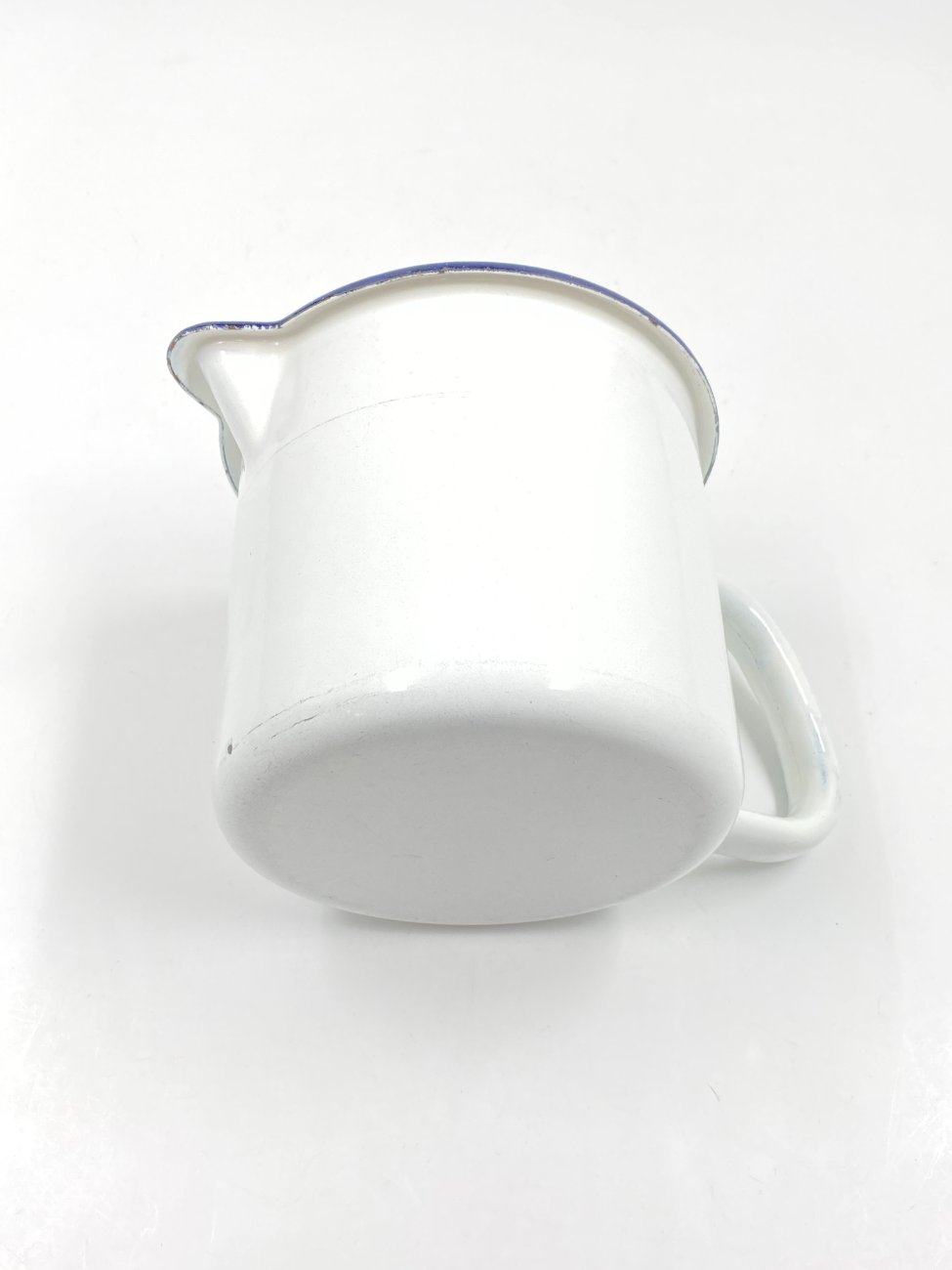 HN0593-metaliniai-indai-5 Metalinis emaliuotas ąsotis 1000 ml 13,5x20x11,5 cm