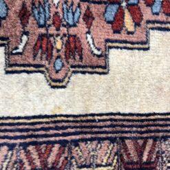 Vilnonis rankų darbo kilimas “Senneh” 126x79x0,4 cm