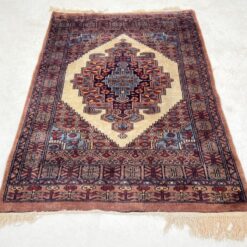 Vilnonis rankų darbo kilimas “Senneh” 126x79x0,4 cm