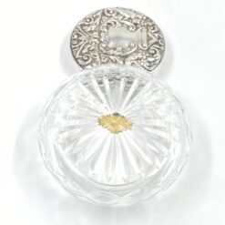 Krištolinis “Brierley” indas sidabriniu dangčiu su veidrodžiu 11x11x7 cm