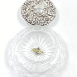 Krištolinis “Brierley” indas sidabriniu dangčiu su veidrodžiu 11x11x7 cm