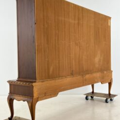 Ilga ąžuolinė komoda su centrinėmis stiklinėmis durimis 47x220x154 cm