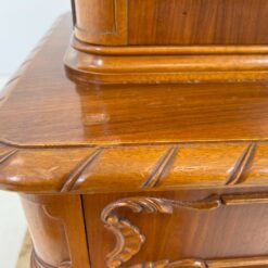 Ilga ąžuolinė komoda su centrinėmis stiklinėmis durimis 47x220x154 cm