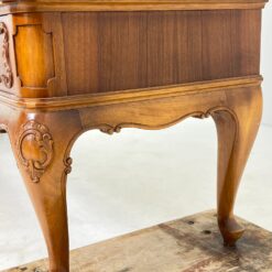 Ilga ąžuolinė komoda su centrinėmis stiklinėmis durimis 47x220x154 cm