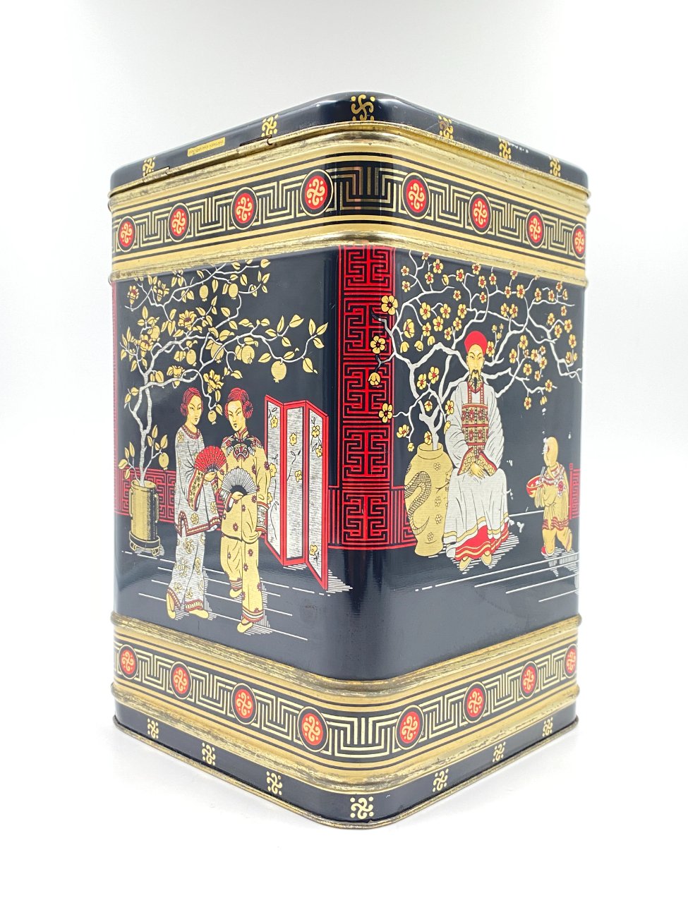 HN0636-dezutes-10 Vintažinė rytietiškų motyvų skardinė dėžutė 17,5×17,5×25,5 cm