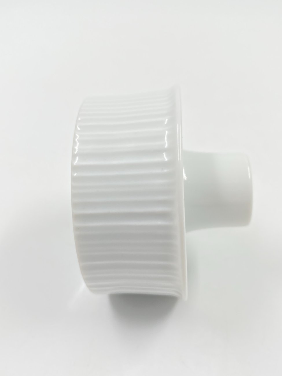 HN0645-zvakides-3 Porcelianinė “Rosenthal” žvakidė 7x7x5,5 cm