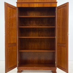 Raudonmedžio dviejų durų spinta 49x111x206 cm