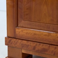 Raudonmedžio dviejų durų spinta 49x111x206 cm