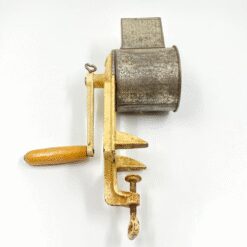 Vintažinė ant stalviršiaus tvirtinama rankinė tarka 21x10x33 cm