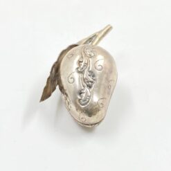 Sidabruoto metalo dėžutė “Mangas” 3×5,5×3 cm