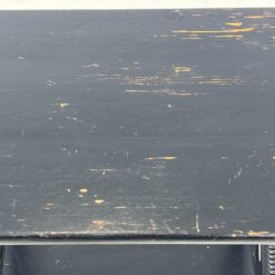 Vintažinis medinis juodos spalvos staliukas 39x58x58 cm