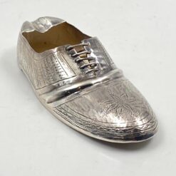 Sidabruoto metalo peleninė "Batas" 4,5x12x3 cm