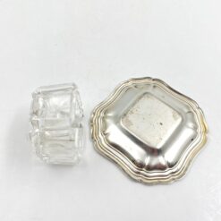 Stiklinis indelis su sidabruoto metalo padėkliuku 7,5×7,5×3 cm