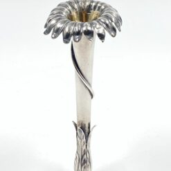 Sidabruoto metalo, gėlės žiedo formos vazelė 5,5×5,5×12,5 cm