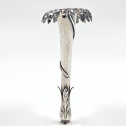 Sidabruoto metalo, gėlės žiedo formos vazelė 5,5×5,5×12,5 cm