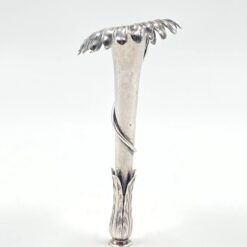 Sidabruoto metalo, gėlės žiedo formos vazelė 5,5×5,5×12,5 cm