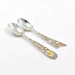 Metaliniai suvenyriniai arbatiniai šaukšteliai "Granada" 2 vnt. komplektas