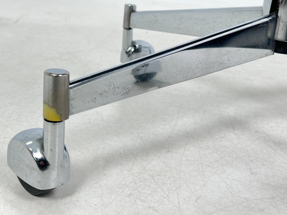 HN0711-kedes-10 Metalinio rėmo 360 laipsnių sukamas darbo krėslas 50x64x79 cm, 49 cm