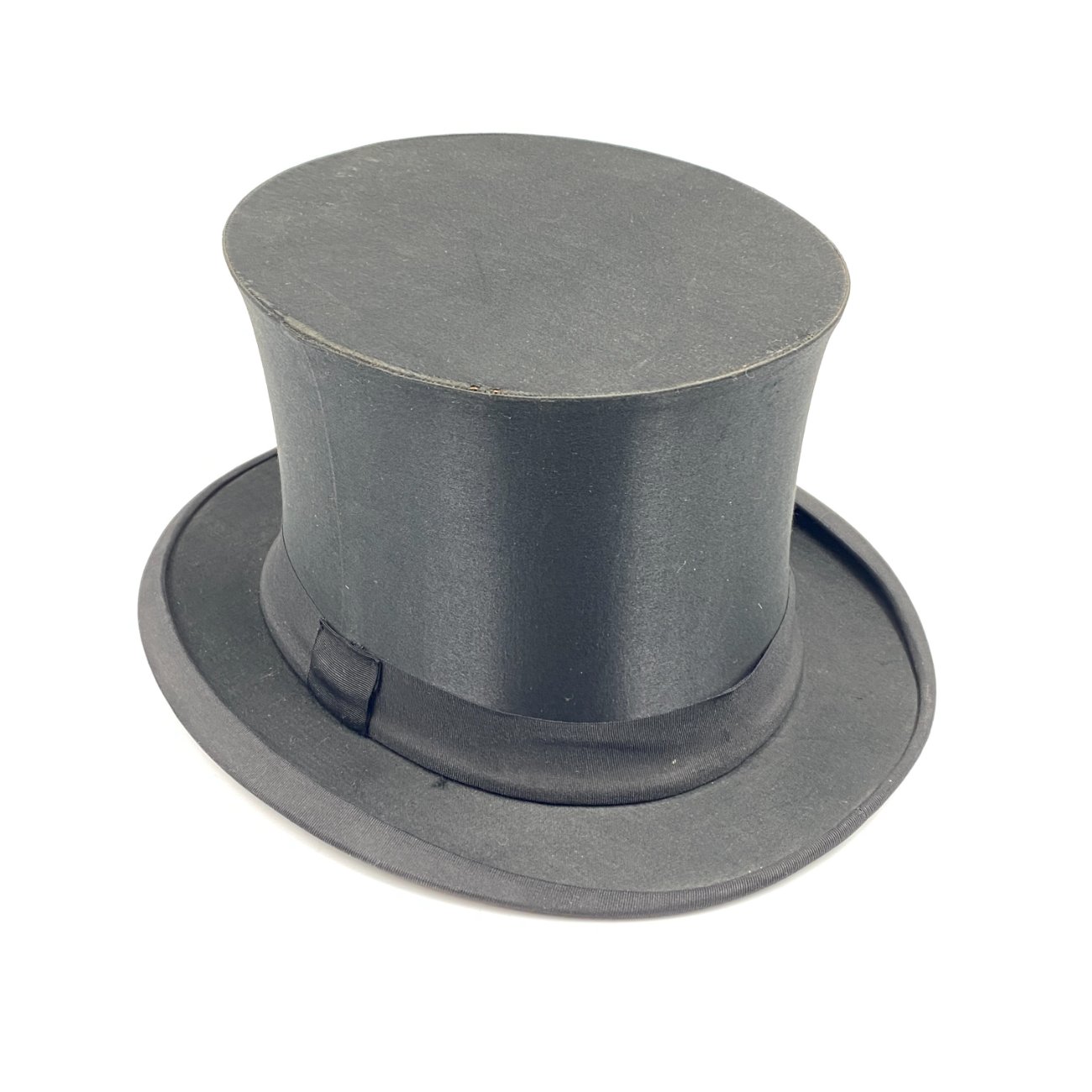 HN0731-rubai-0 Senovinė šilkinė “Fritz Bolkow Hannover” rankų darbo cilindro formos skrybėlė (dydis 55 cm) 30x26x15 cm