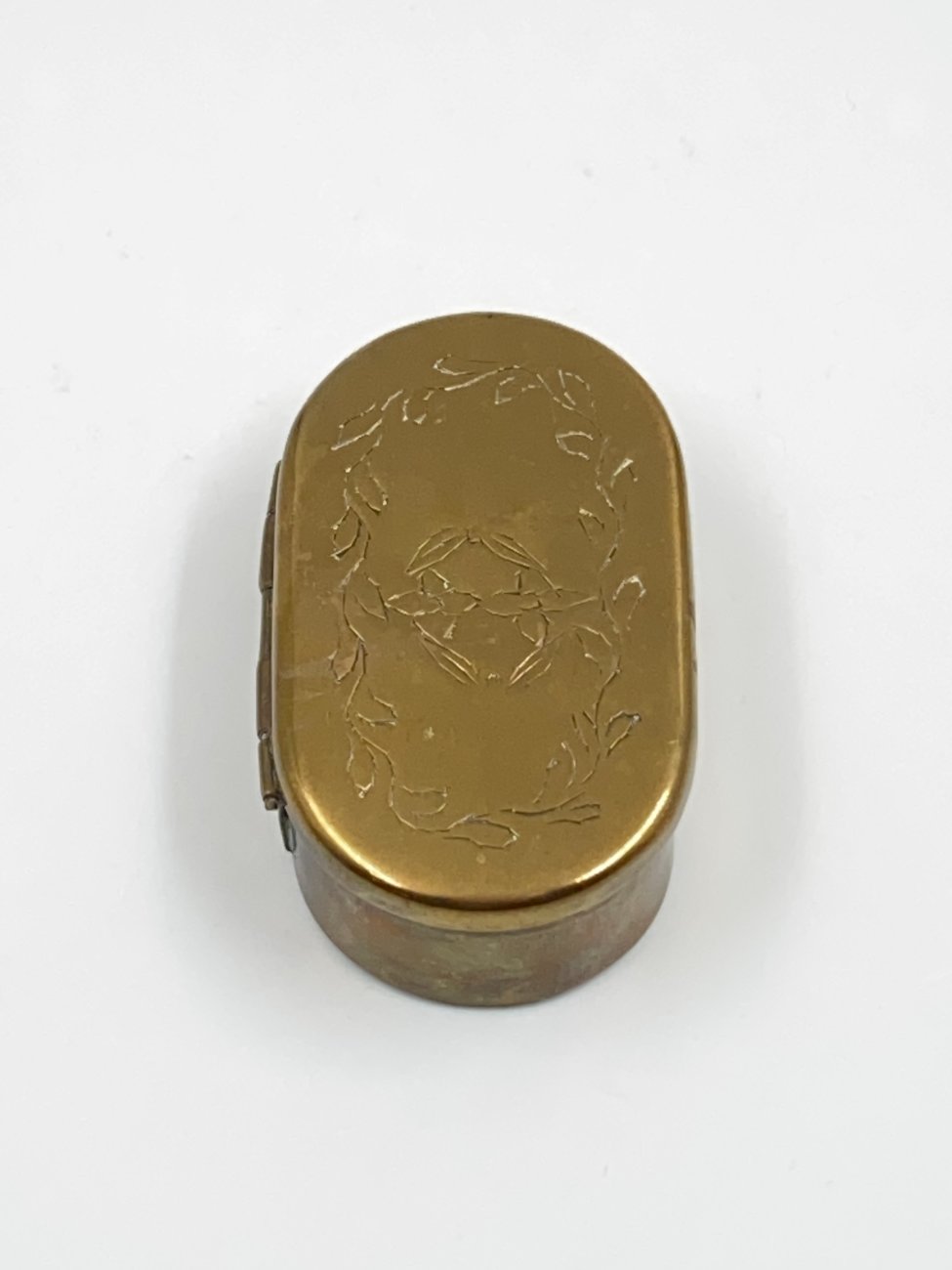 HN0740-dezutes-3 Žalvarinė dėžutė 4x7x2 cm