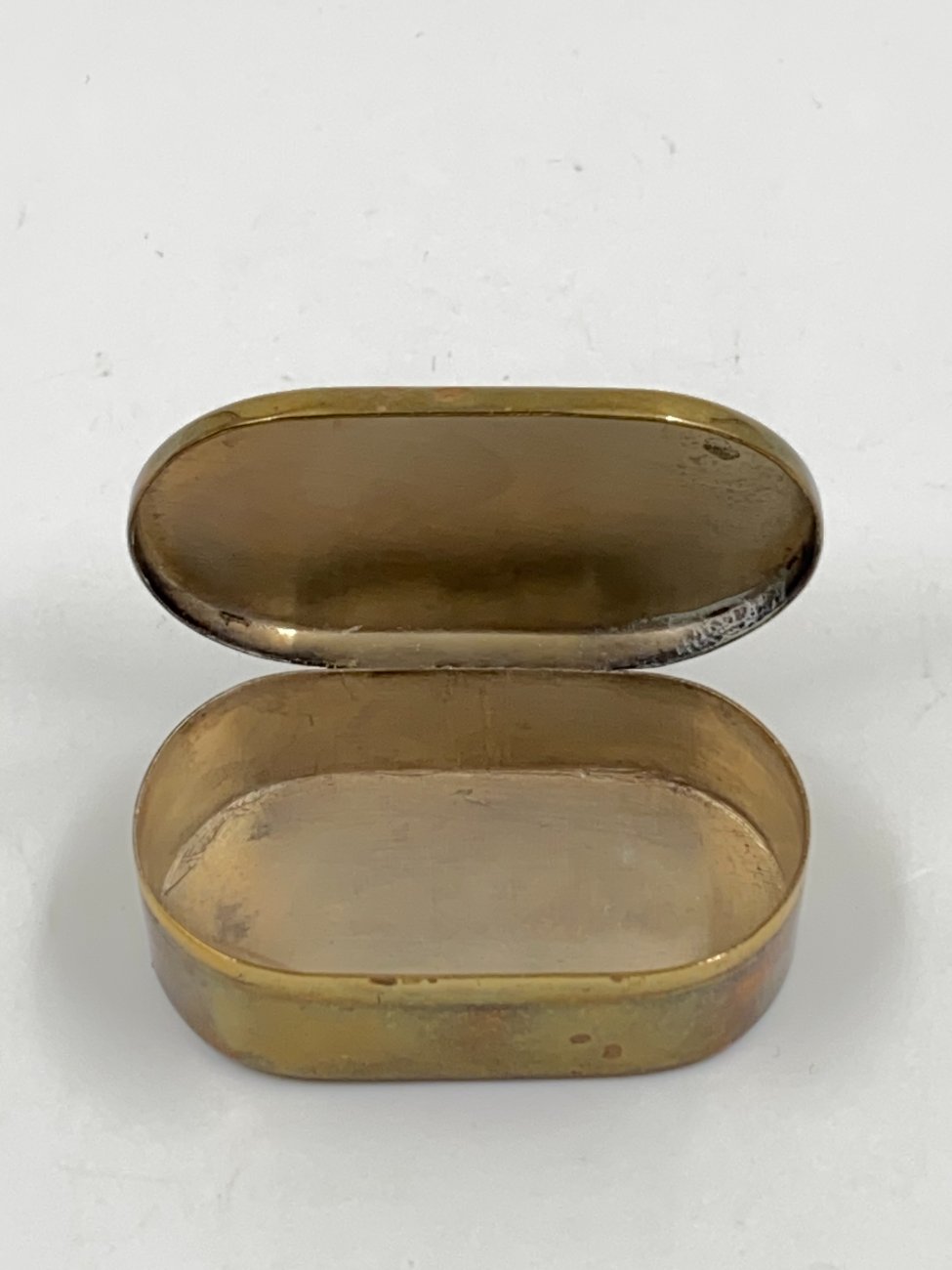 HN0740-dezutes-6 Žalvarinė dėžutė 4x7x2 cm