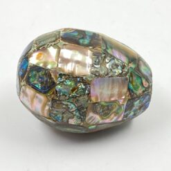 Dekoratyvinis kiaušinis iš perlamutro mozaikos 4x4x5,5 cm