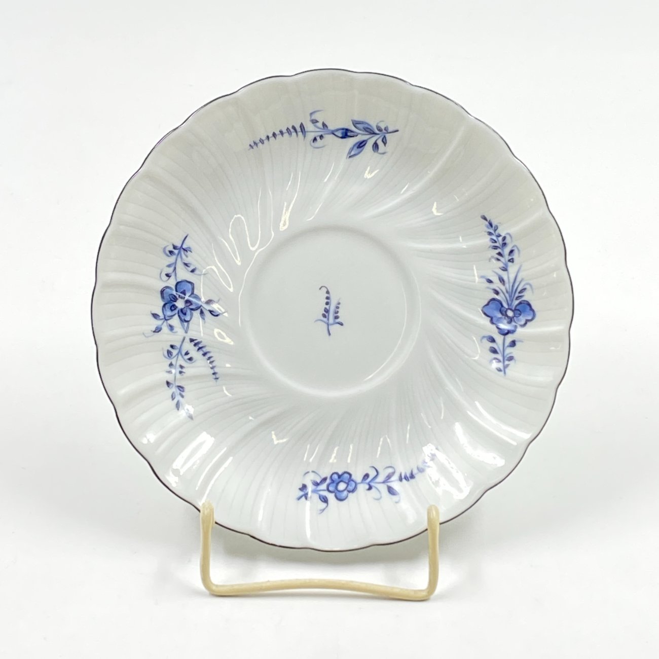 HN0777-servizu-dalys-0 Porcelianinė L. Bernardaud & Co Limoges “Brindille” lėkštė 15x15x2 cm