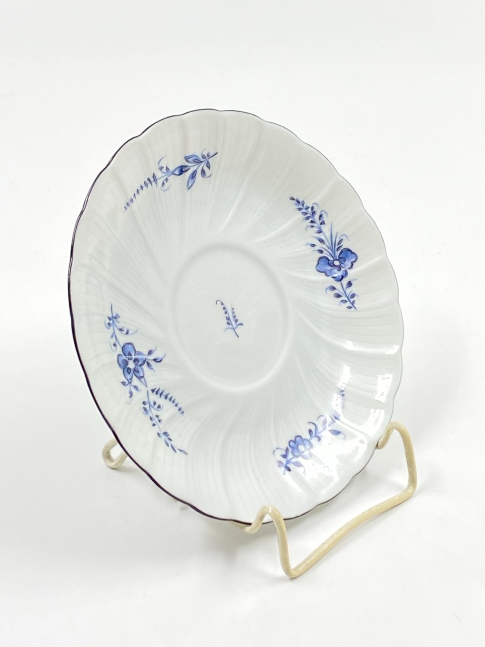 HN0777-servizu-dalys-2 Porcelianinė L. Bernardaud & Co Limoges “Brindille” lėkštė 15x15x2 cm