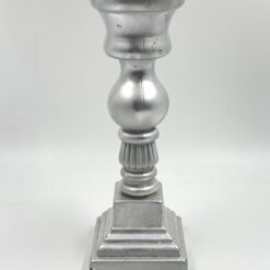 Sidabro spalvos stiklinė žvakidė 13x13x36,5 cm