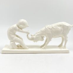 Porcelianinė Max Rösler statula “Berniukas ir ožys” 8×31,5×13 cm