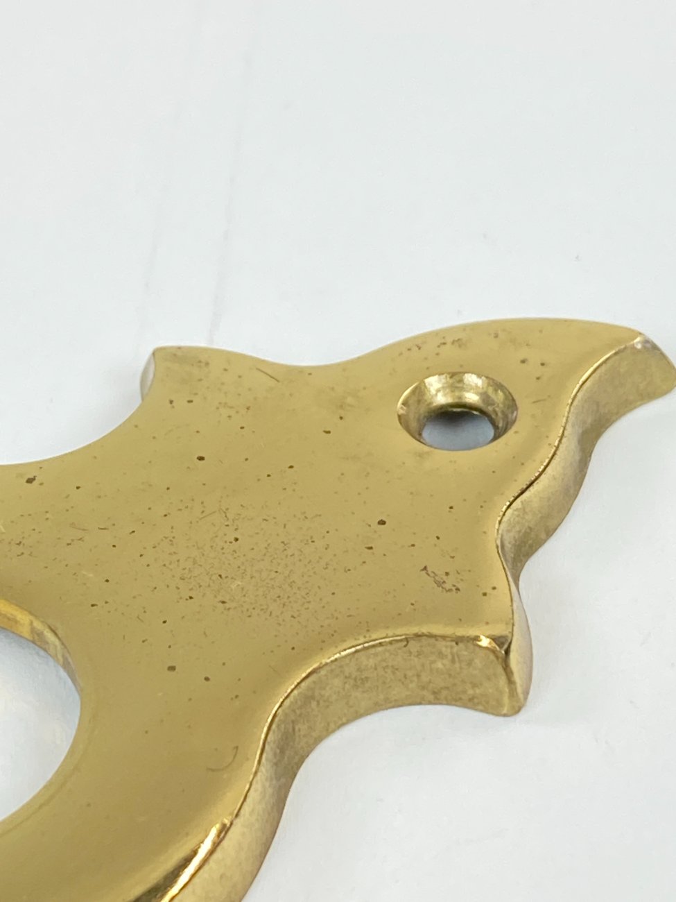 CA1175-raktai-spynos-uzraktai-8 Žalvarinis spynos apkaustas 0,5×4,5×19,5 cm