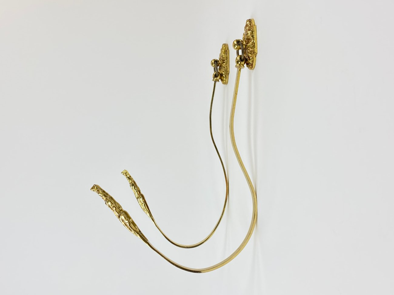 CE0487-kabliukai-2 Žalvariniai užuolaidų kabliukai 2 vnt. komplektas 20x3x32 cm