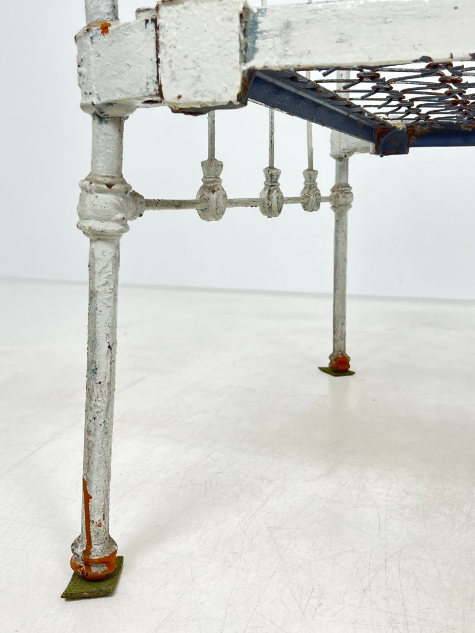 CY0337-lovos-8 Senovinė metalinė viengulė lova 195x83x85 cm