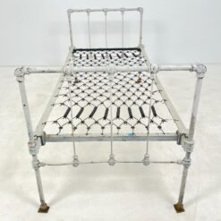 Senovinė metalinė viengulė lova 195x83x85 cm