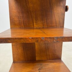 Art deco riešutmedžio komoda su lentynomis kairiajame šone 44×66,5×84 cm