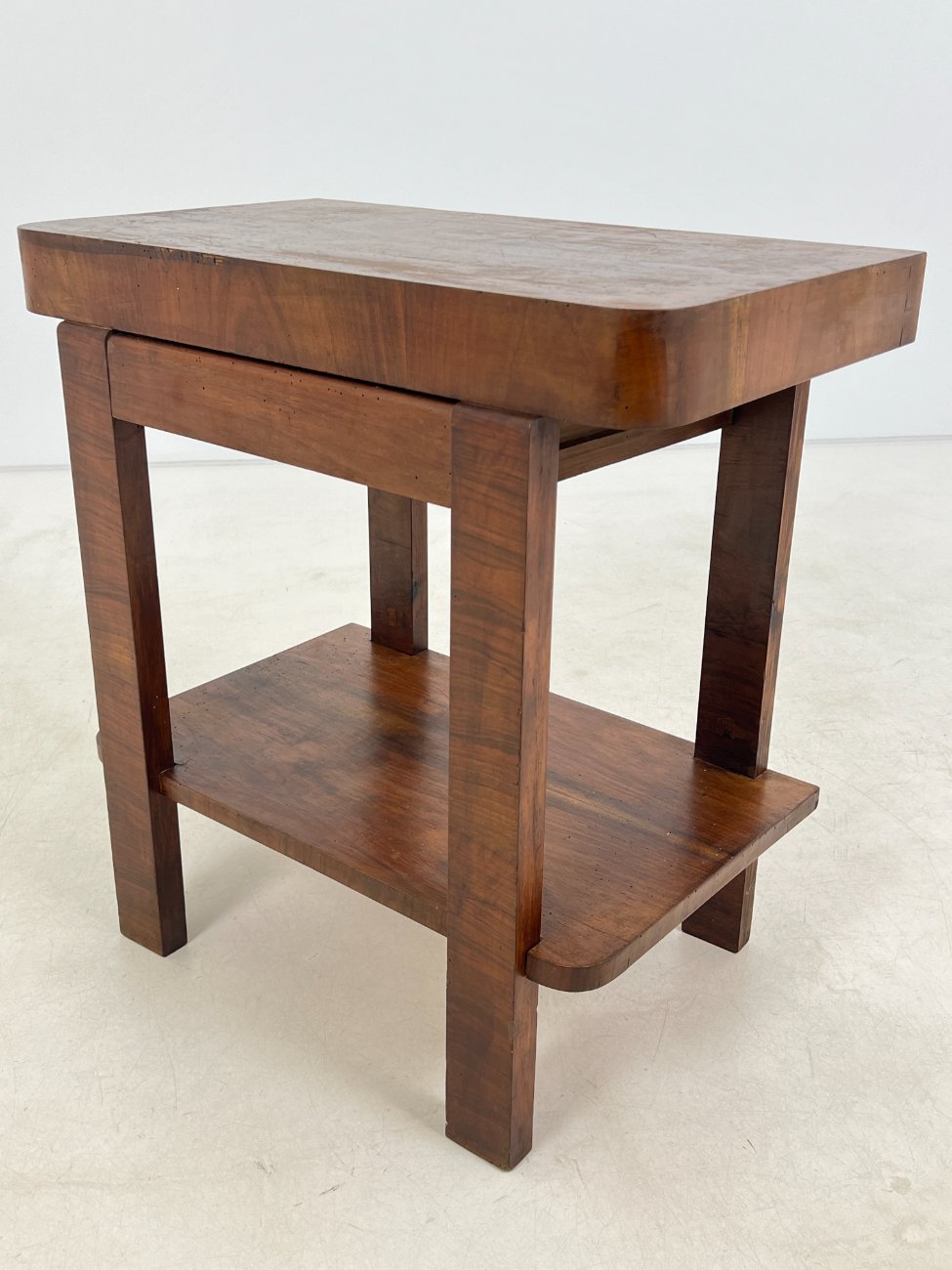 CY0343-stalai-4 Art deco riešutmedžio konsolė su stalčiumi 41×70,5×72 cm