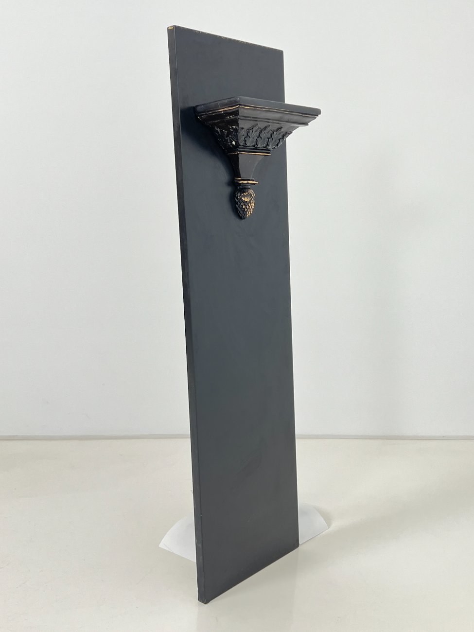 CY0348-stalai-3 Sieninė klijuojama juodos spalvos konsolė 13x31x110,5 cm