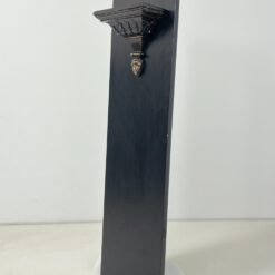 Sieninė klijuojama juodos spalvos konsolė 13x31x110,5 cm