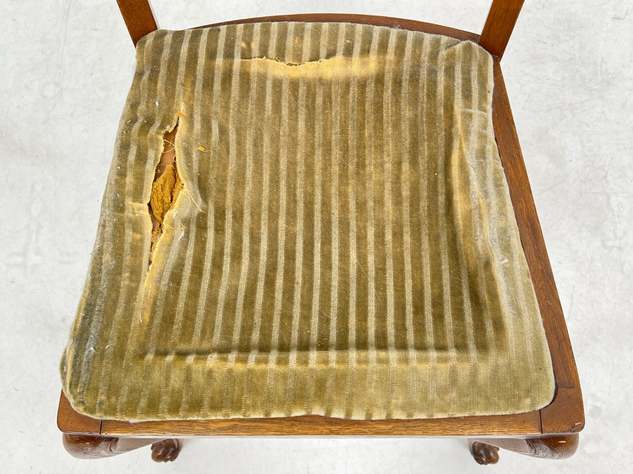 DA0113-kedes-10 Ąžuolinė kėdė su gobelenu restauracijai 48x48x98 cm, 47 cm