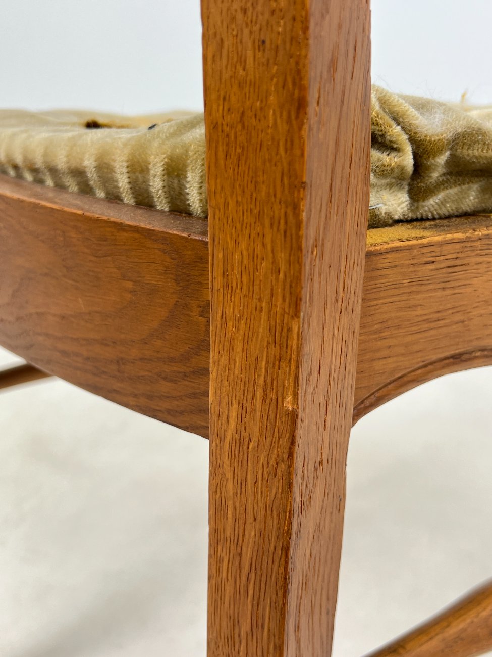 DA0113-kedes-12 Ąžuolinė kėdė su gobelenu restauracijai 48x48x98 cm, 47 cm