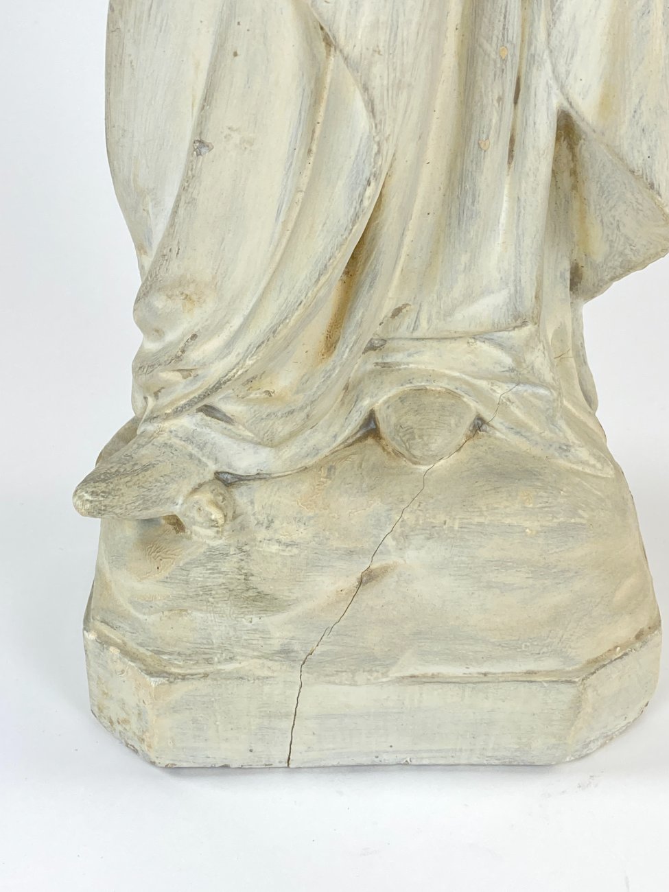 DL0390-religines-skulpturos-ir-paveikslai-10 Švč. Mergelės Marijos su Kūdikėliu Jėzumi statula iš gipso 17x20x64,5 cm