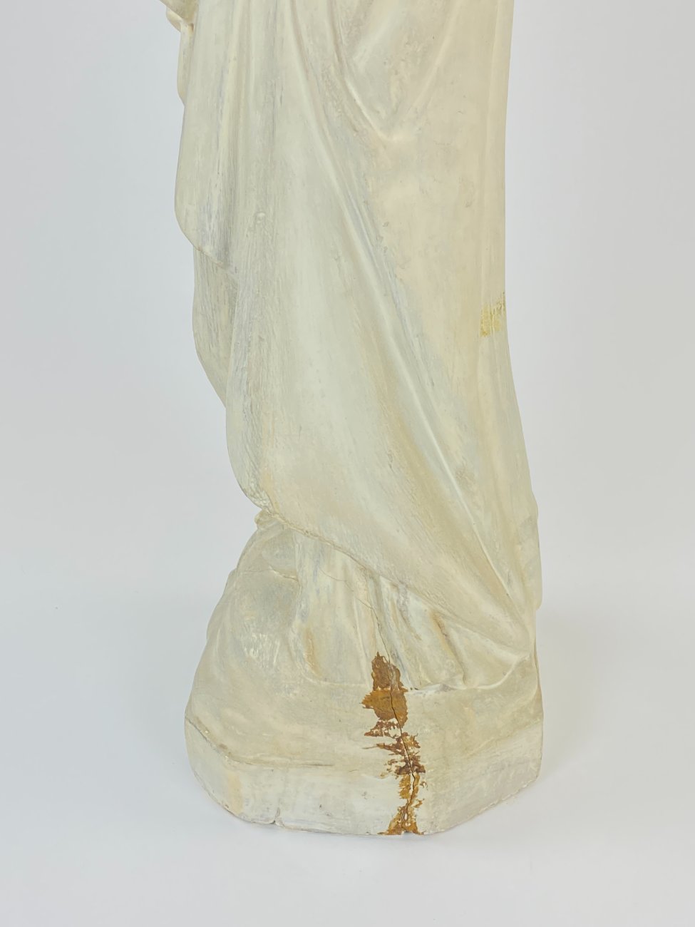 DL0390-religines-skulpturos-ir-paveikslai-12 Švč. Mergelės Marijos su Kūdikėliu Jėzumi statula iš gipso 17x20x64,5 cm