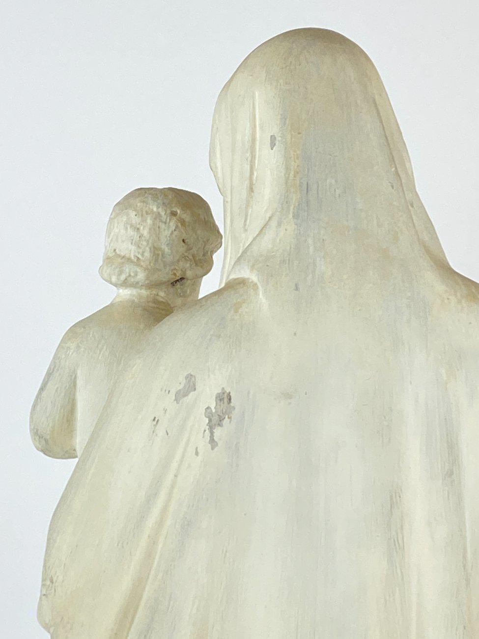 DL0390-religines-skulpturos-ir-paveikslai-13 Švč. Mergelės Marijos su Kūdikėliu Jėzumi statula iš gipso 17x20x64,5 cm