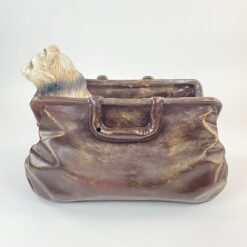 Vazonas iš polirezino “Katė rankinėje” 50x32x33 cm