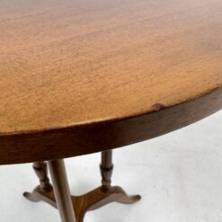 Apvalus riešutmedžio staliukas 40,5×40,5×56 cm