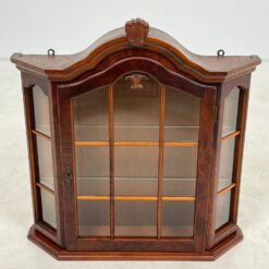 Raudonmedžio pakabinama spintelė su stiklu 18×67,5×71 cm