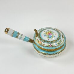 Porcelianinis indas trupiniams su žalvario detalėmis 14,5×25,5×10 cm