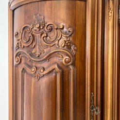 Rokoko stiliaus drožinėtas riešutmedžio dviejų dalių bufetas 49x251x239 cm